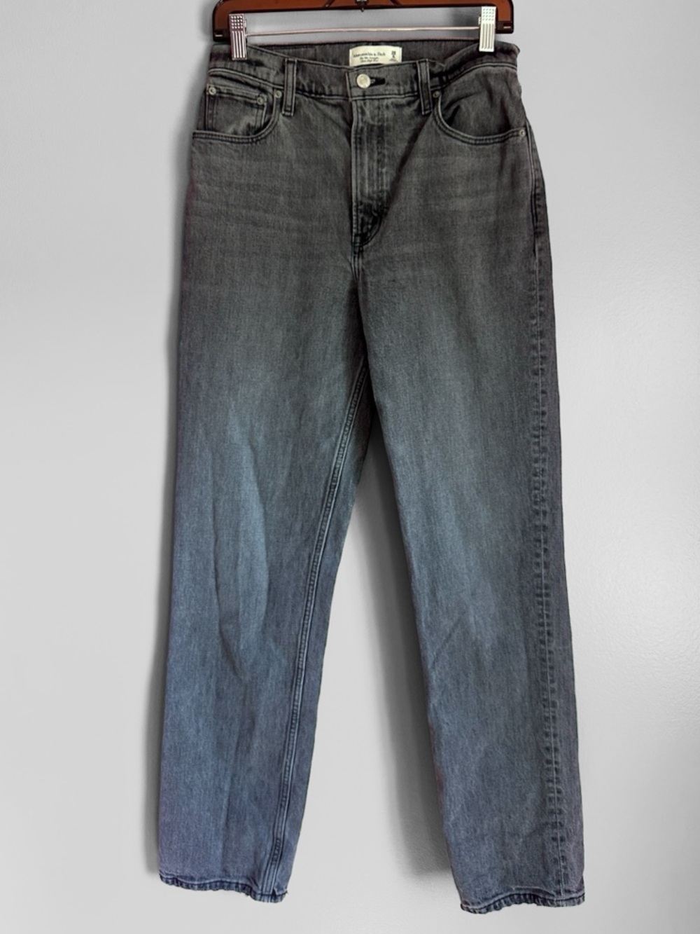 Abercrombie & Fitch Curve Love 90's Straight Ultra High Rise Size 28/6